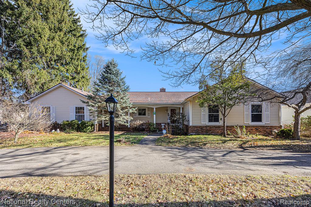 9494 Sashabaw Road Clarkston, MI 48348 - Photo 1 of 51