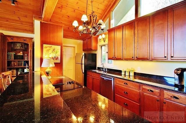 580 Green Knob Mountain Road Boone, NC 28607 - Photo 15 of 41