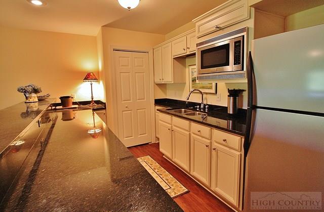 580 Green Knob Mountain Road Boone, NC 28607 - Photo 29 of 41