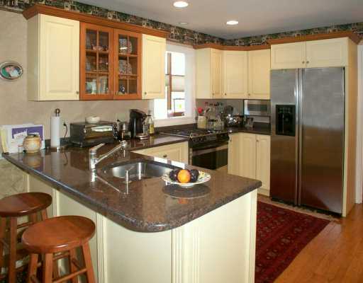 2 Hanley Farm Road, Unit 2 Warren, RI 02885 - Photo 4 of 8 Kitchen.