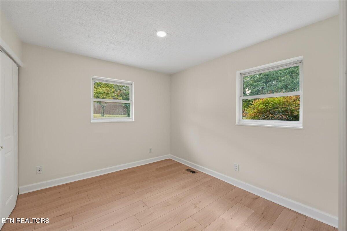 137 Shady Road Oliver Springs, TN 37840 - Photo 27 of 46 26-Bedroom 4