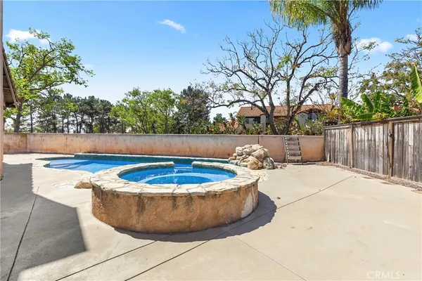 $955,000 | 11 Vía Becerra, Rancho Santa Margarita, CA 92688