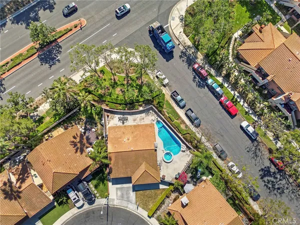 $955,000 | 11 Vía Becerra, Rancho Santa Margarita, CA 92688