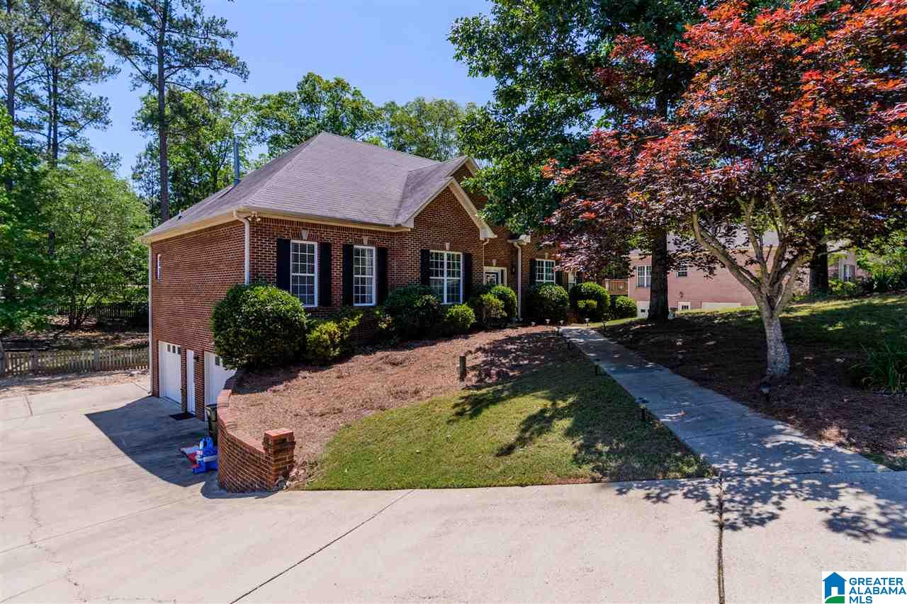 113 Silverleaf Drive Pelham, AL 35124 - Photo 3 of 45