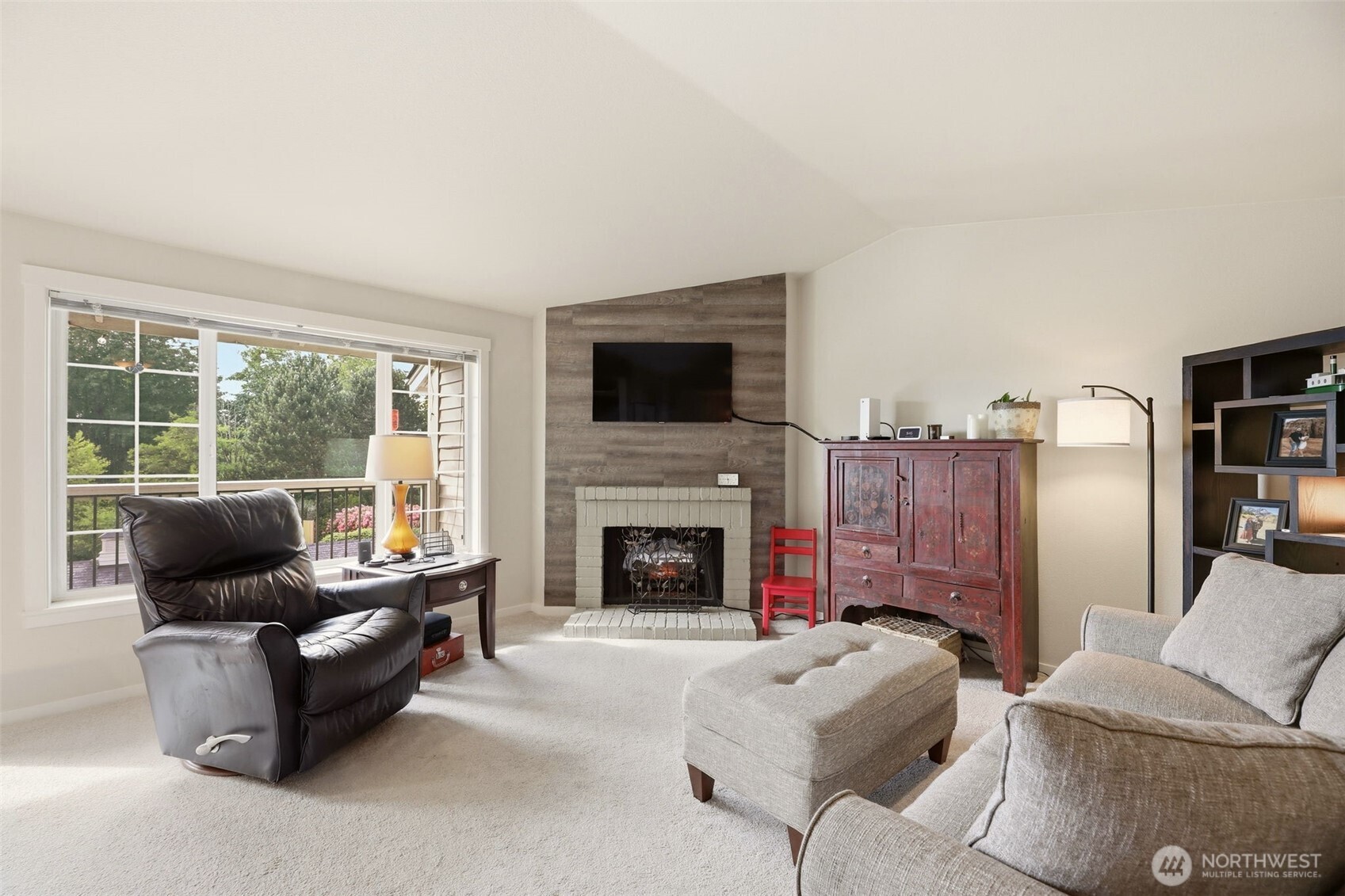 12404 East Gibson Road, Unit H301 Everett, WA 98204 - Photo 4 of 32