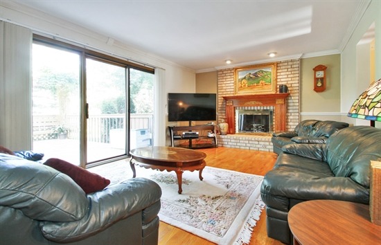 1014 Elmdale Road Glenview, IL 60025 - Photo 8 of 20