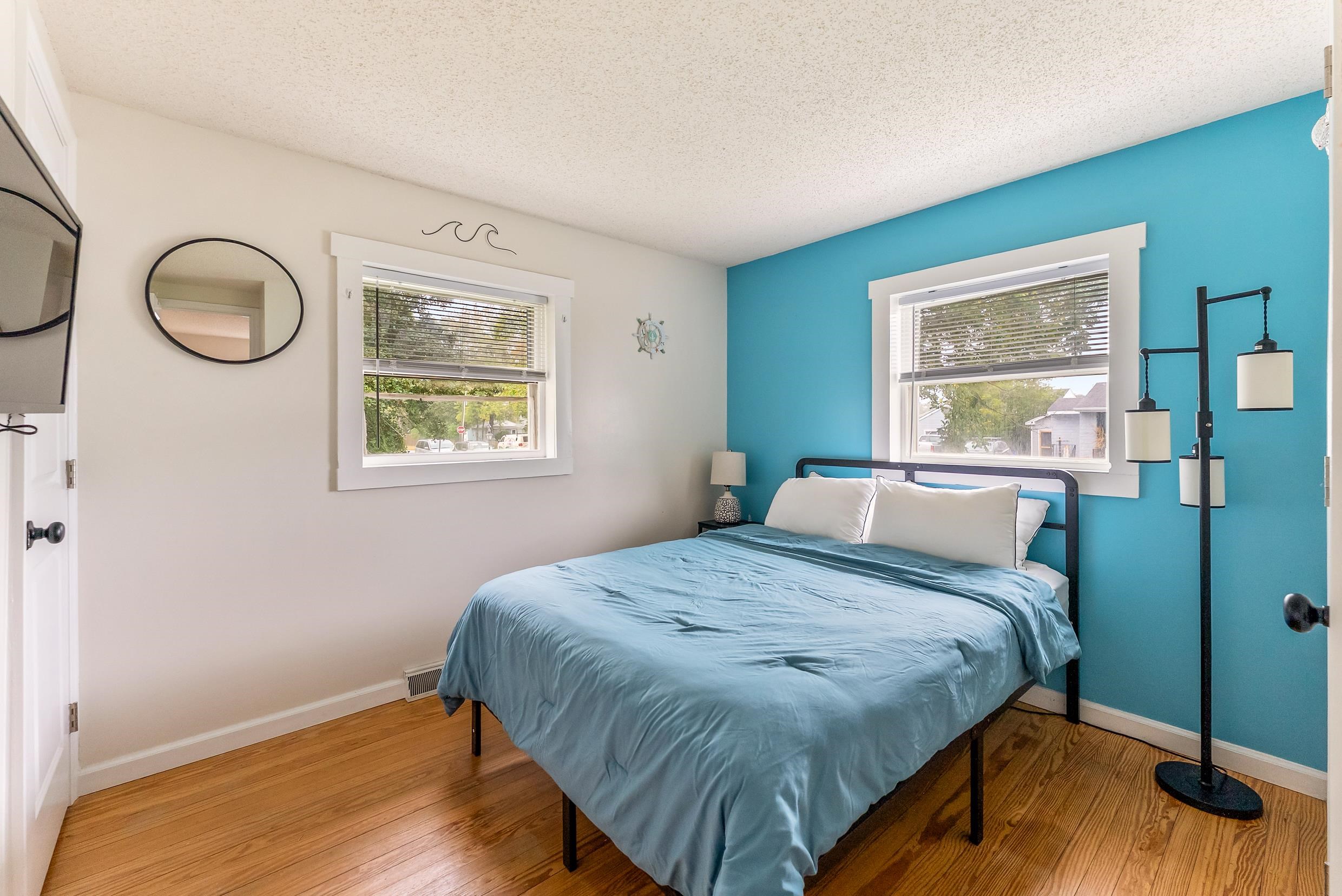 213 Langs Avenue Villas, NJ 08251 - Photo 14 of 20 a bedroom with a bed and window