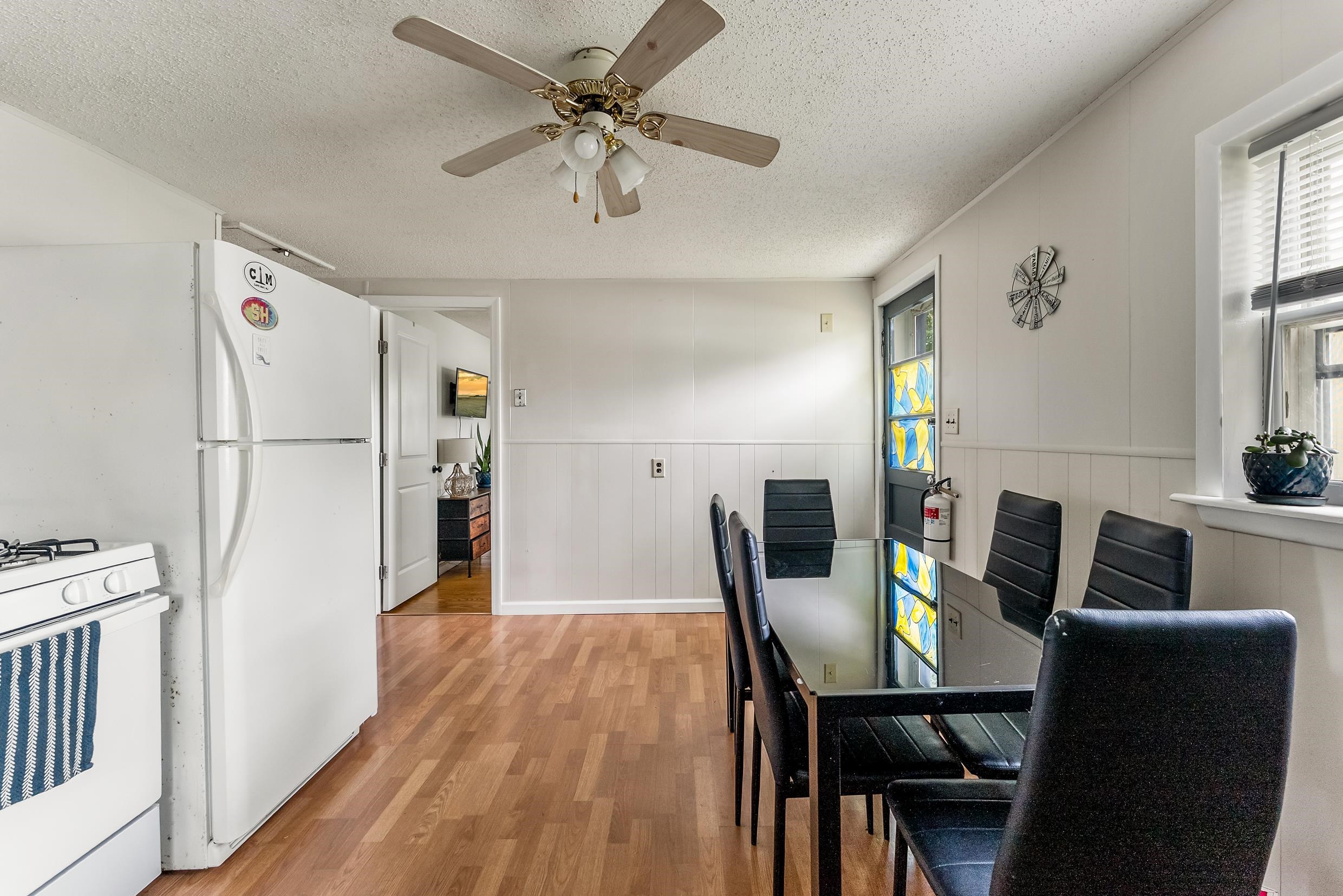 213 Langs Avenue Villas, NJ 08251 - Photo 5 of 20 a view of a dining room with furniture and wooden floor