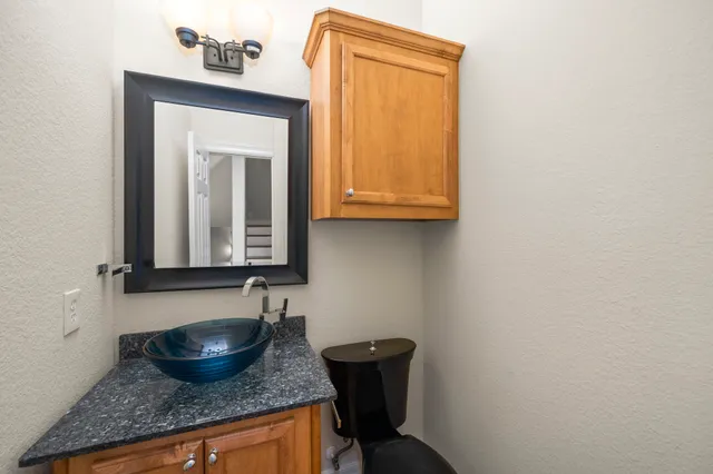 $2,800 | 5329 Egbert Street, Unit C, Houston, TX 77007