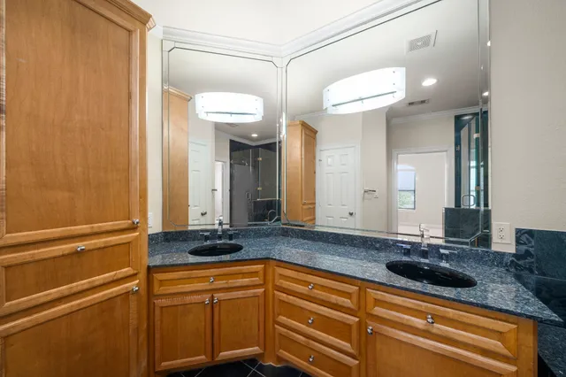 $2,800 | 5329 Egbert Street, Unit C, Houston, TX 77007