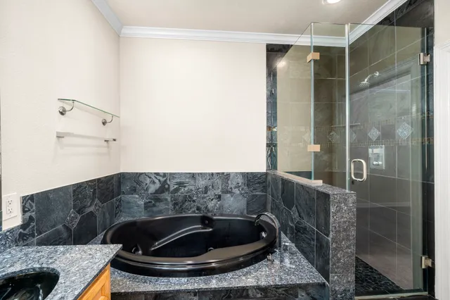 $2,800 | 5329 Egbert Street, Unit C, Houston, TX 77007