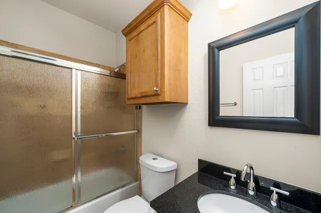 $2,800 | 5329 Egbert Street, Unit C, Houston, TX 77007