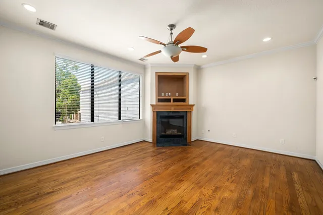 $2,800 | 5329 Egbert Street, Unit C, Houston, TX 77007