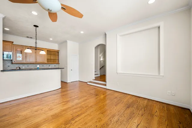 $2,800 | 5329 Egbert Street, Unit C, Houston, TX 77007