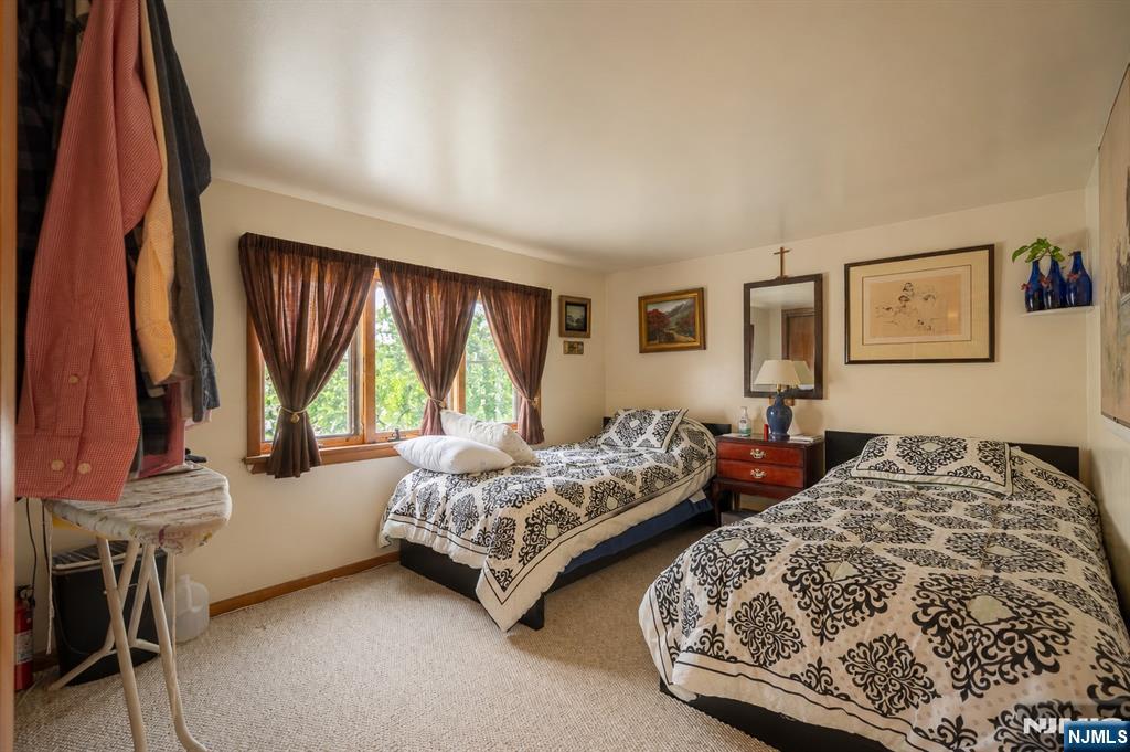 804 Saddle River Road Saddle Brook, NJ 07663 - Photo 15 of 37