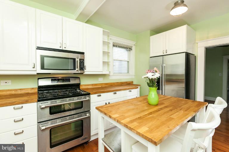 4411 Harcourt Road Baltimore, MD 21214 - Photo 2 of 30 Kitchen