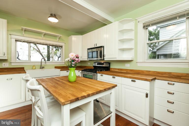 4411 Harcourt Road Baltimore, MD 21214 - Photo 25 of 30 Kitchen