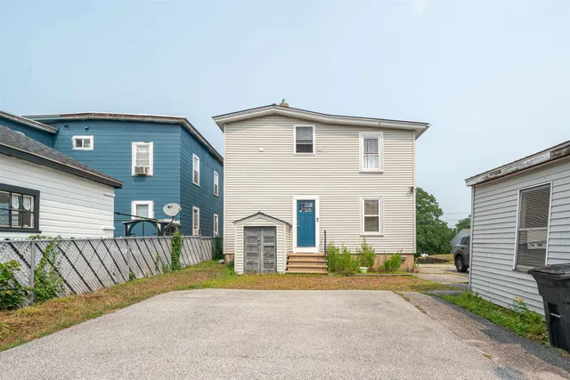 $2,100 | 106 Bismark Street, Manchester, NH 03102