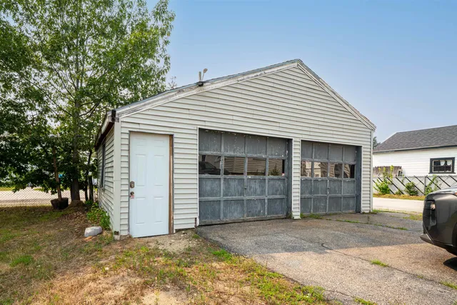 $2,100 | 106 Bismark Street, Manchester, NH 03102