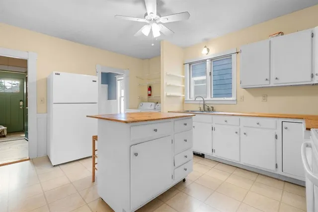 $2,100 | 106 Bismark Street, Manchester, NH 03102