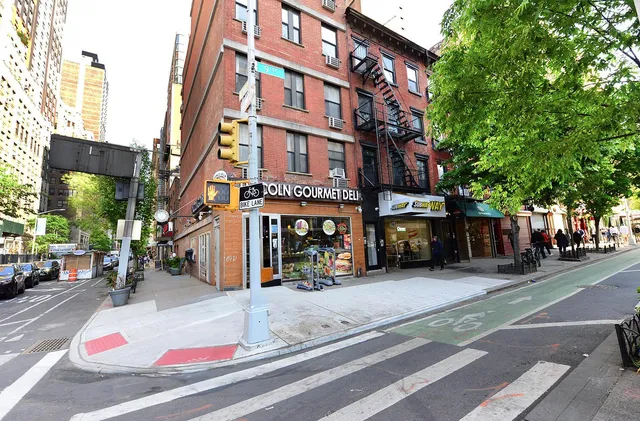 $5,500,000 | 520 9th Avenue | Hudson Yards