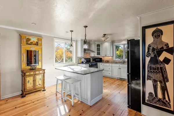 $1,075,000 | 92 Lookout Point Road, Plymouth, MA 02360