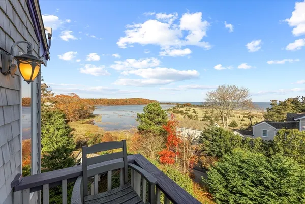 $1,075,000 | 92 Lookout Point Road, Plymouth, MA 02360