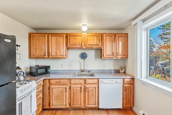 $1,075,000 | 92 Lookout Point Road, Plymouth, MA 02360