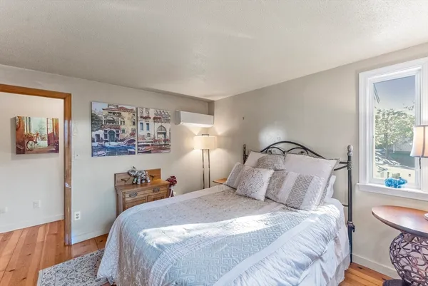 $1,075,000 | 92 Lookout Point Road, Plymouth, MA 02360