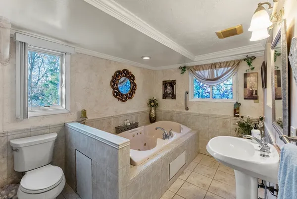 $1,075,000 | 92 Lookout Point Road, Plymouth, MA 02360