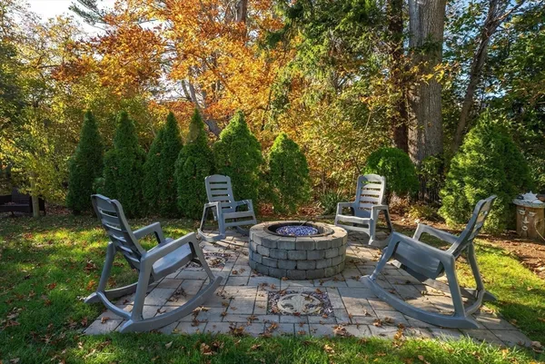 $1,075,000 | 92 Lookout Point Road, Plymouth, MA 02360