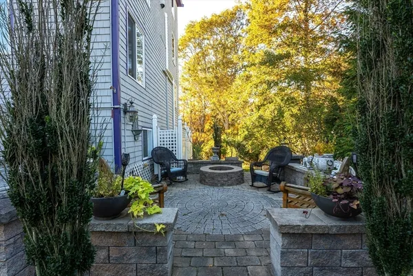 $1,075,000 | 92 Lookout Point Road, Plymouth, MA 02360