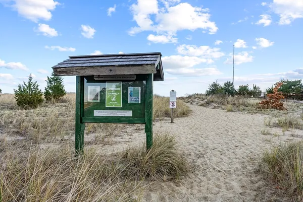 $1,075,000 | 92 Lookout Point Road, Plymouth, MA 02360