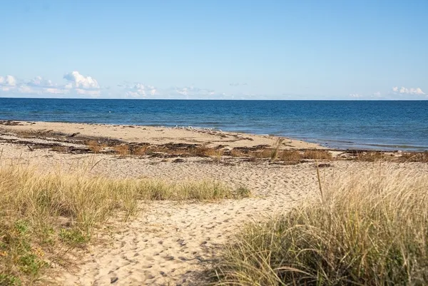 $1,075,000 | 92 Lookout Point Road, Plymouth, MA 02360