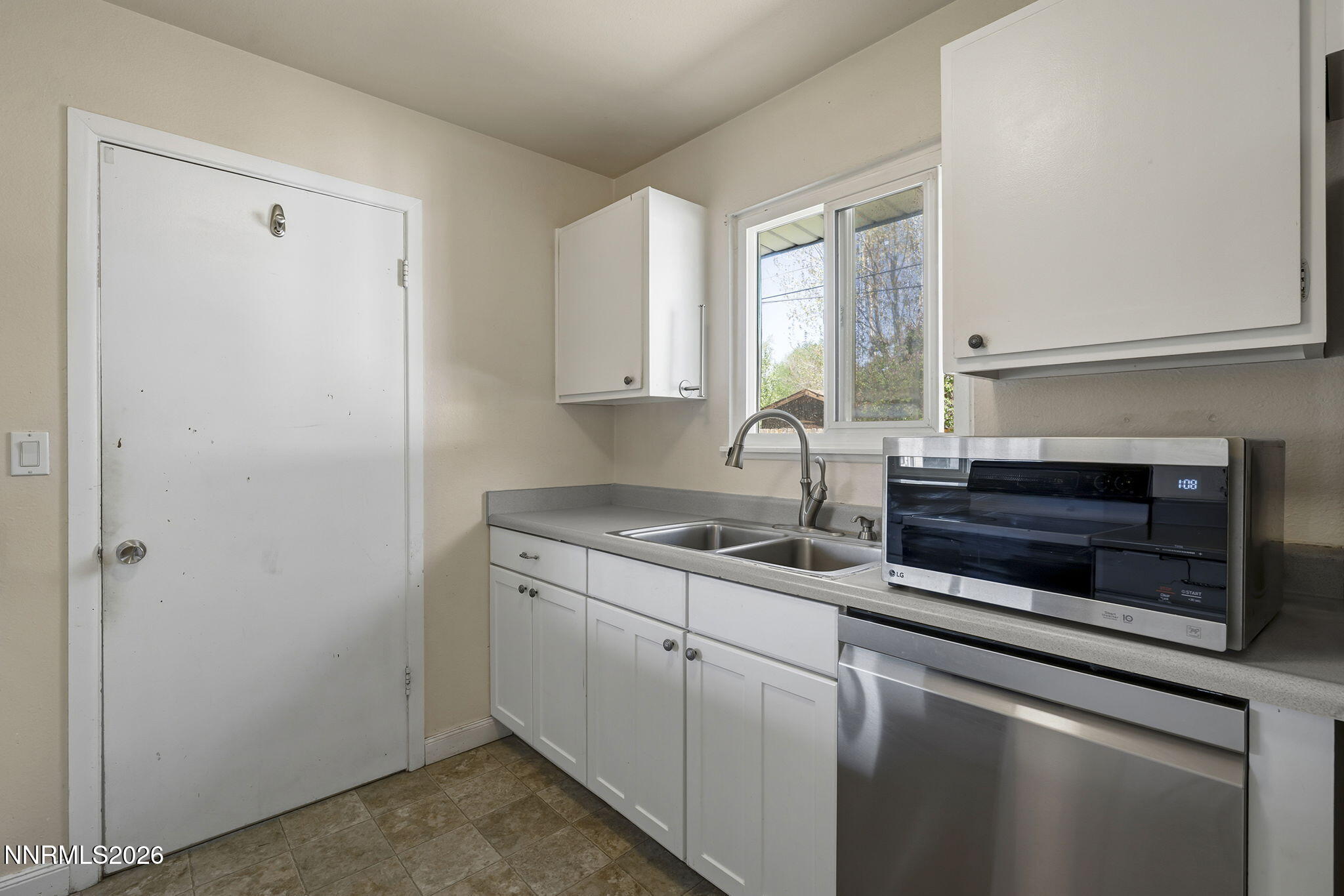 2630 Probasco Way Sparks, NV 89431 - Photo 13 of 24 13-web-or-mls-_DSC4269