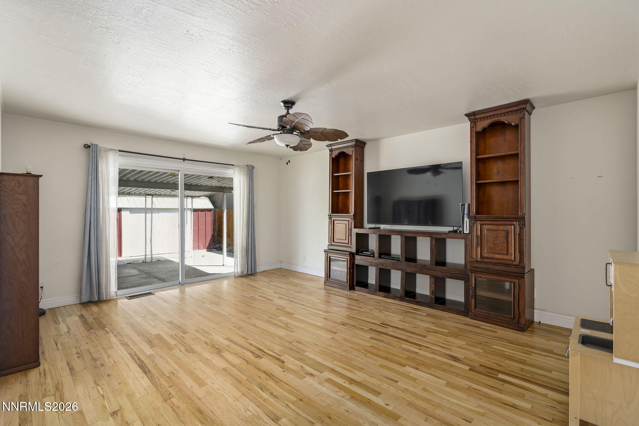 2630 Probasco Way Sparks, NV 89431 - Photo 4 of 24 6-web-or-mls-_DSC4235