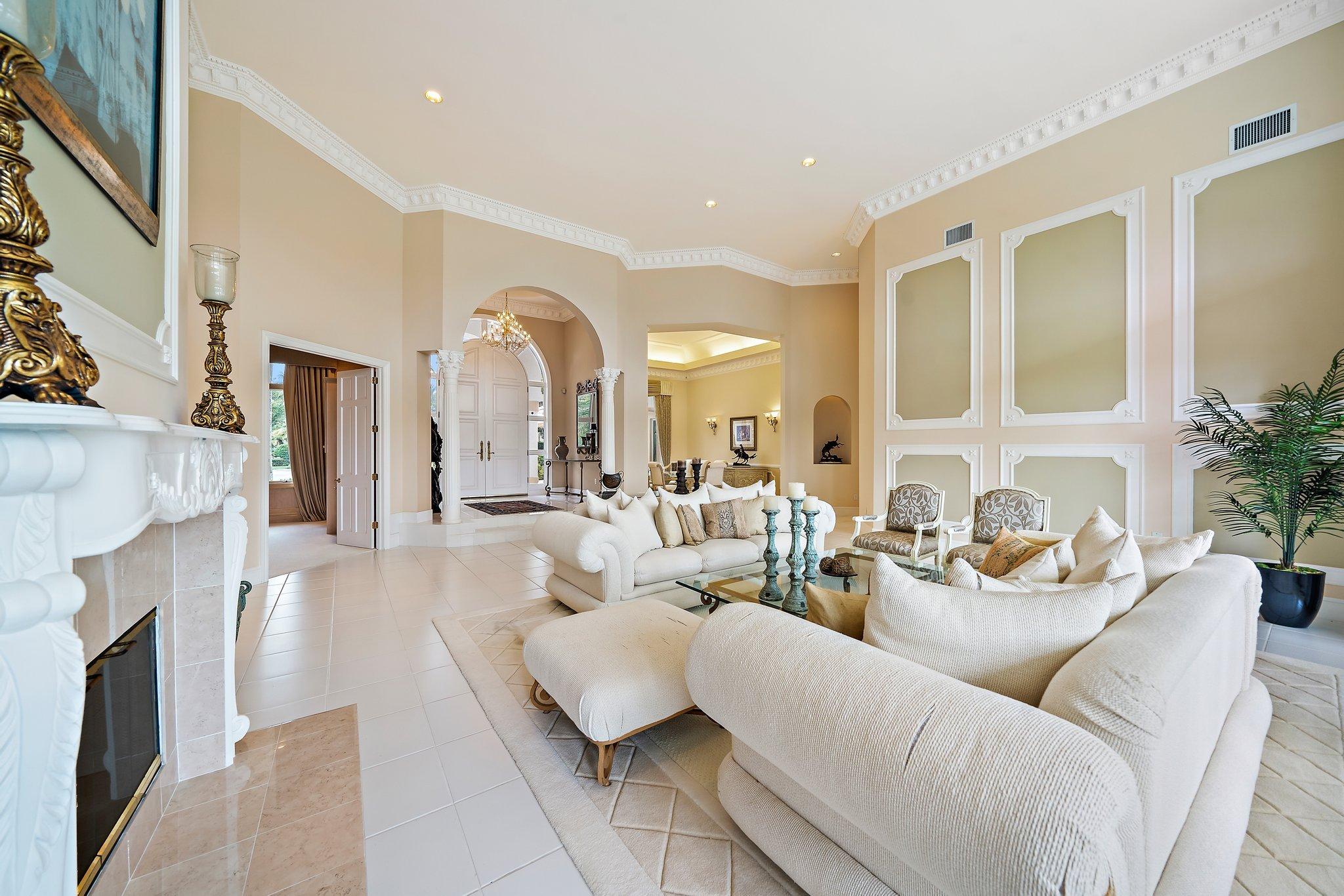 3388 Barrow Island Road Jupiter, FL 33477 - Photo 17 of 59 Living looking to dining