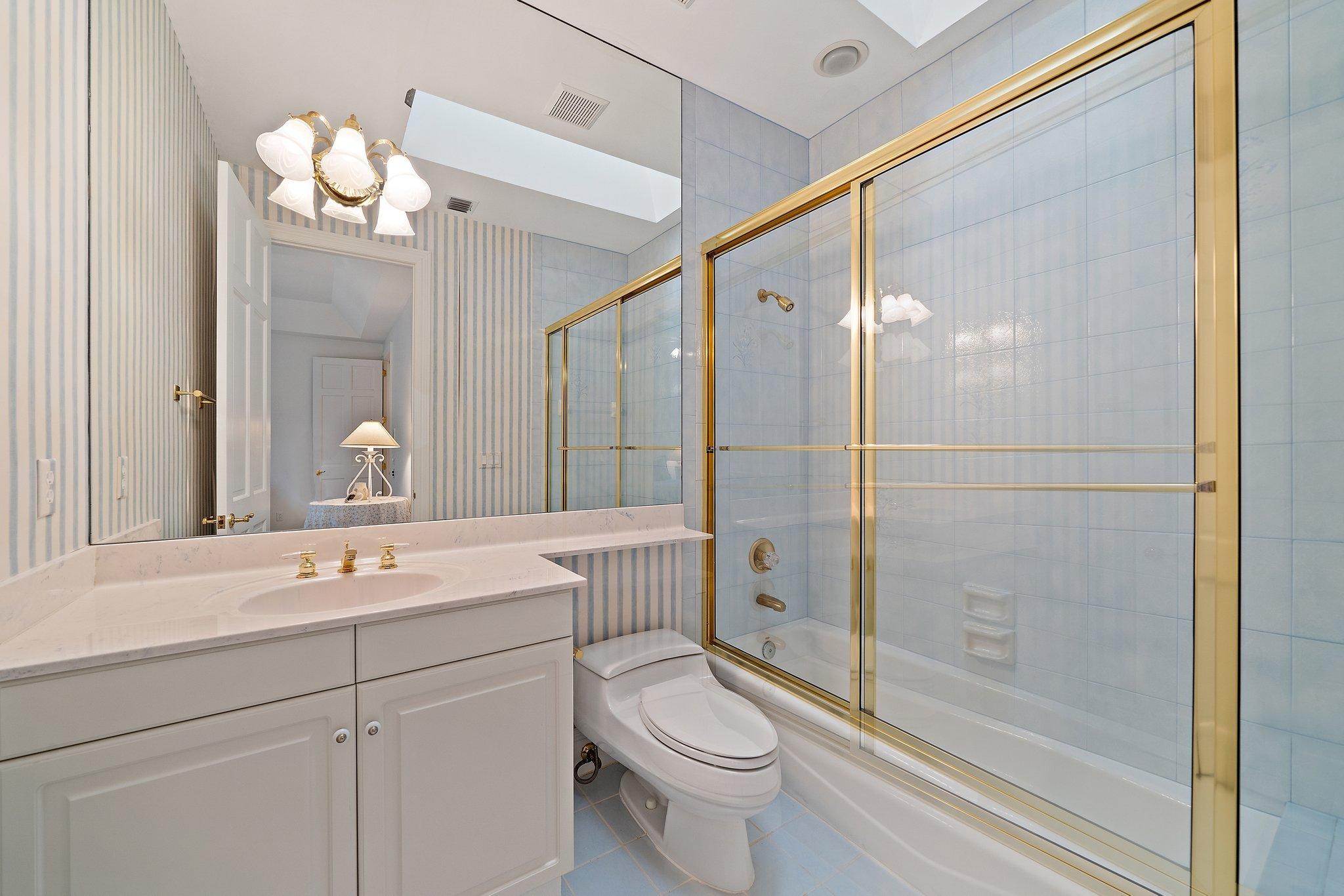 3388 Barrow Island Road Jupiter, FL 33477 - Photo 48 of 59 Guest suite 2 bath