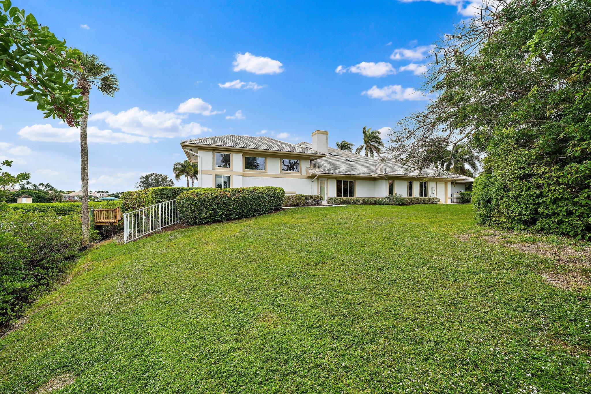 3388 Barrow Island Road Jupiter, FL 33477 - Photo 54 of 59 North side yard 2