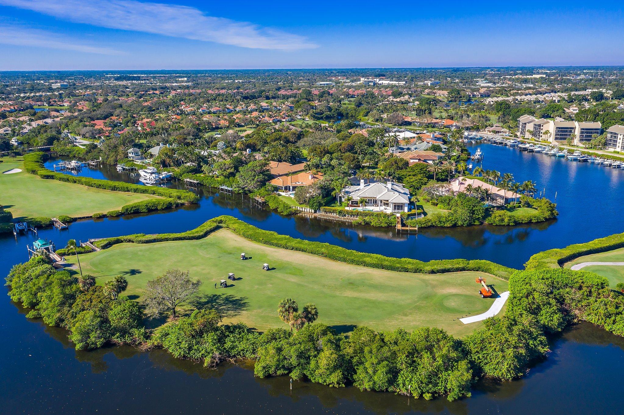 3388 Barrow Island Road Jupiter, FL 33477 - Photo 10 of 59 Looking west
