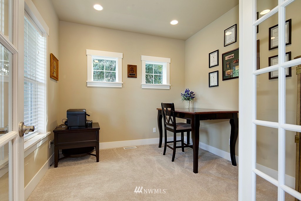 18426 North Road Lynnwood, WA 98037 - Photo 4 of 15
