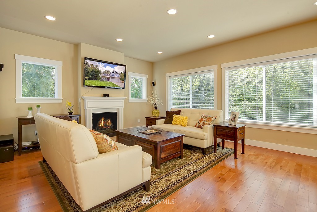 18426 North Road Lynnwood, WA 98037 - Photo 5 of 15