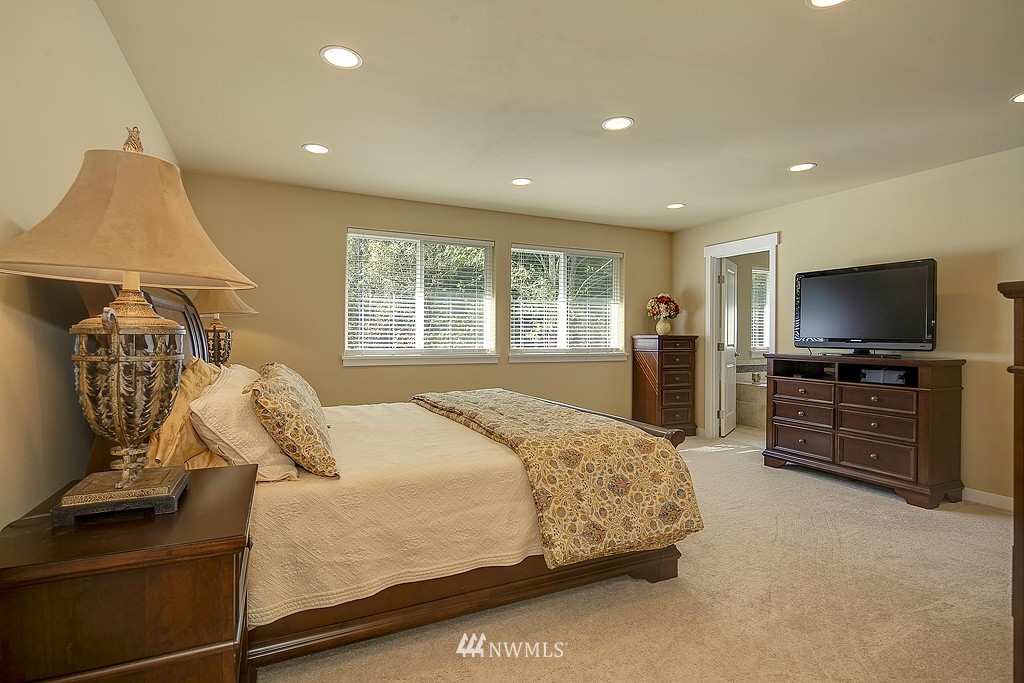 18426 North Road Lynnwood, WA 98037 - Photo 9 of 15