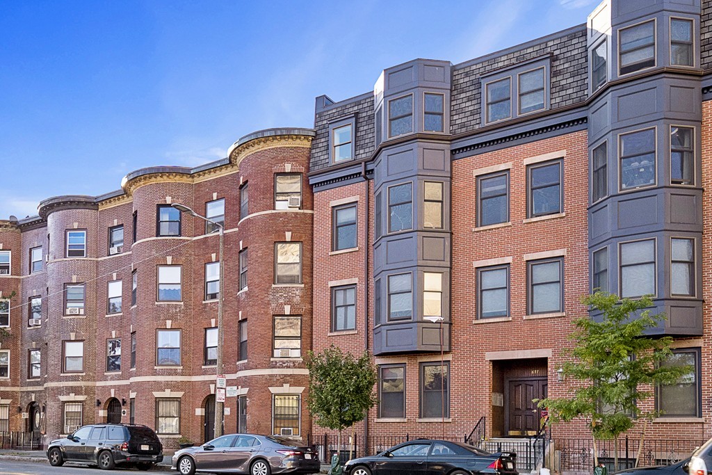 877 Harrison Avenue, Unit 7 Boston, MA 02118 - Photo 25 of 25 a front view of a building