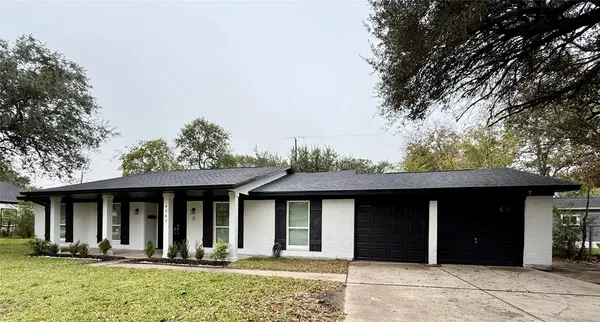 $1,900 | 4747 Clover Street, Houston, TX 77033