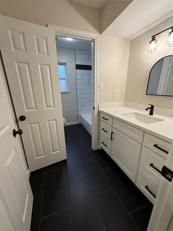 $1,900 | 4747 Clover Street, Houston, TX 77033