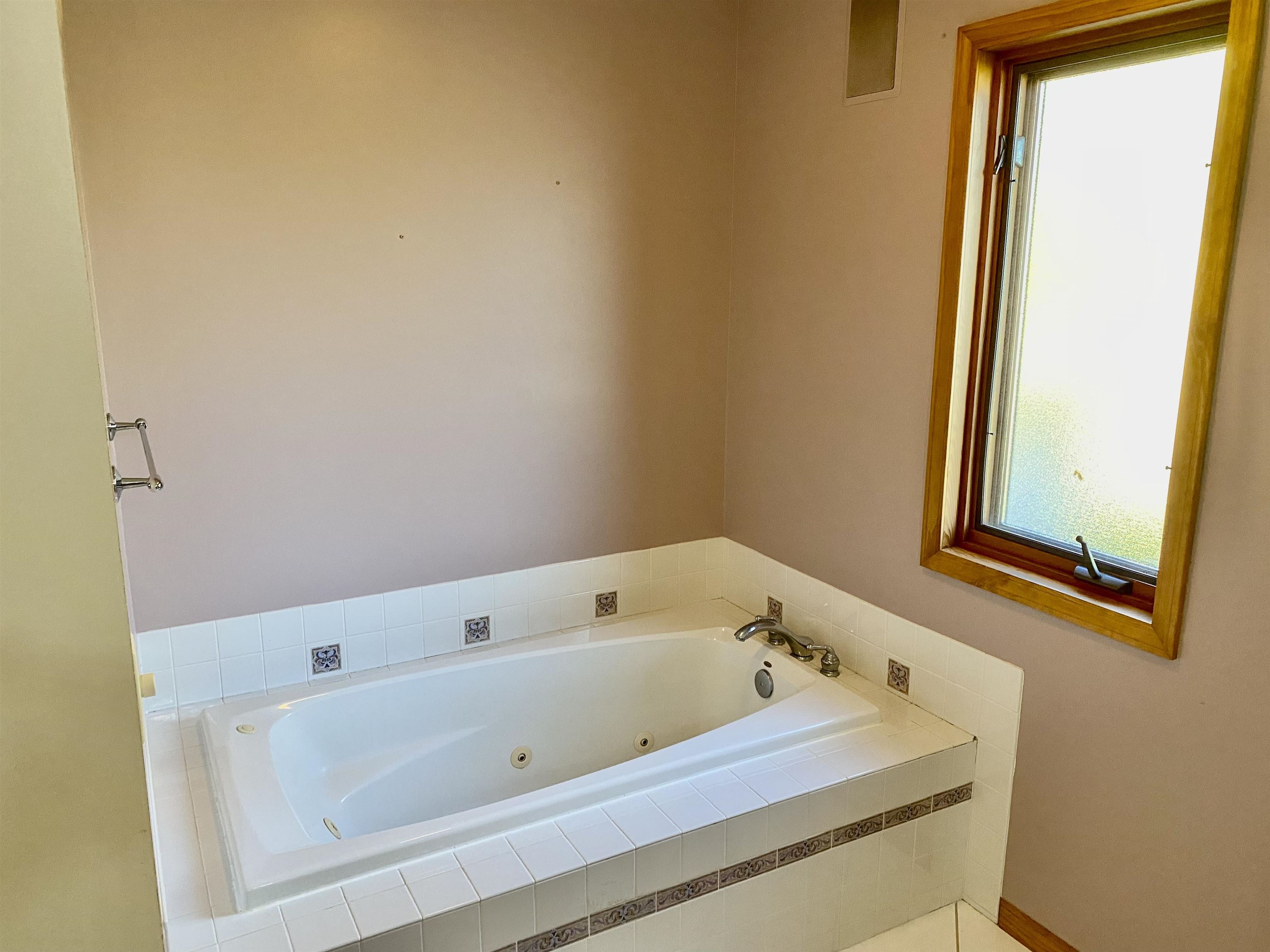 3830 South Meridian Road Mount Pleasant, MI 48858 - Photo 17 of 34 1906067-16.JPG