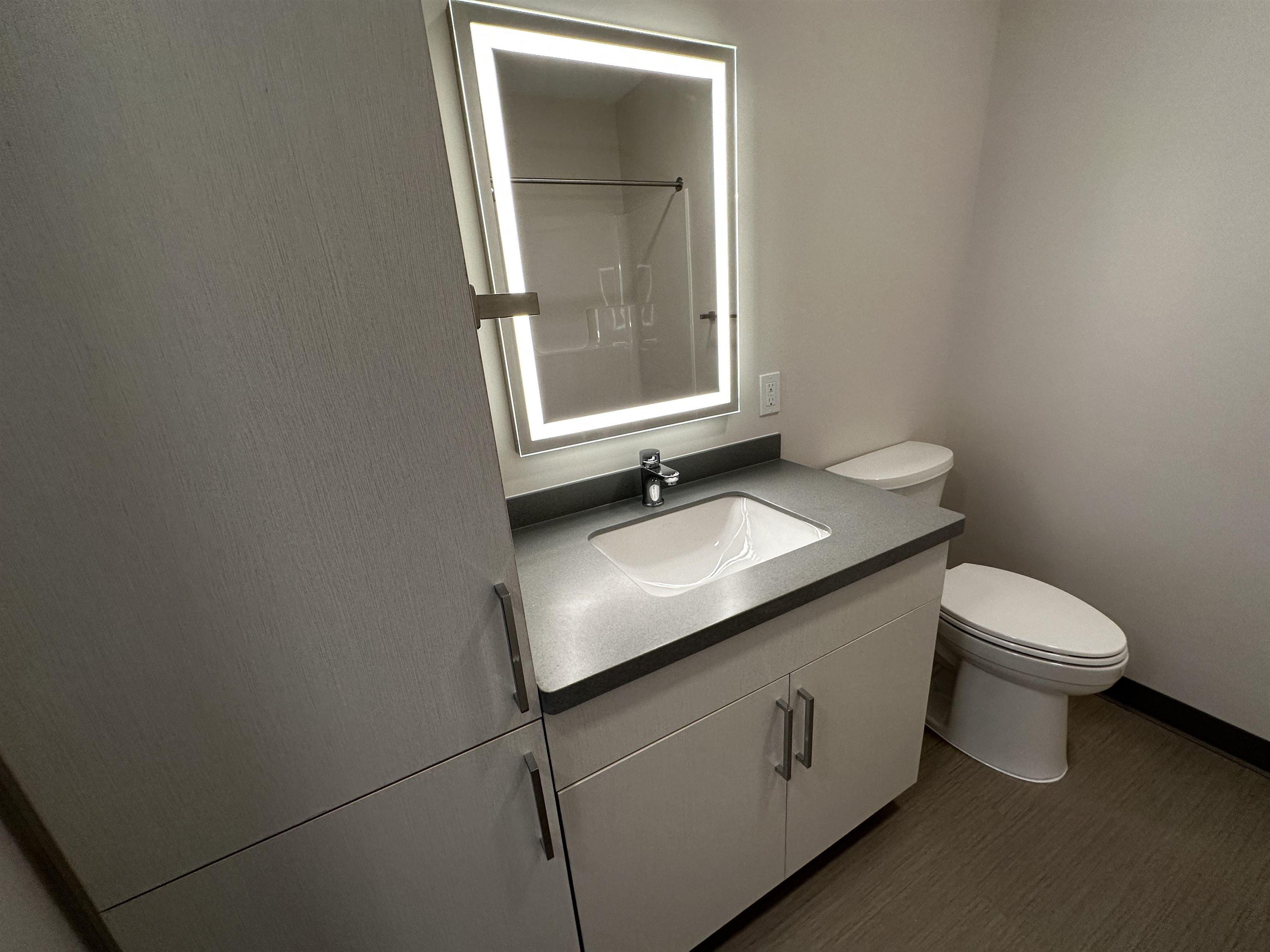 409 Elm Street, Unit 617 Manchester, NH 03101 - Photo 11 of 40