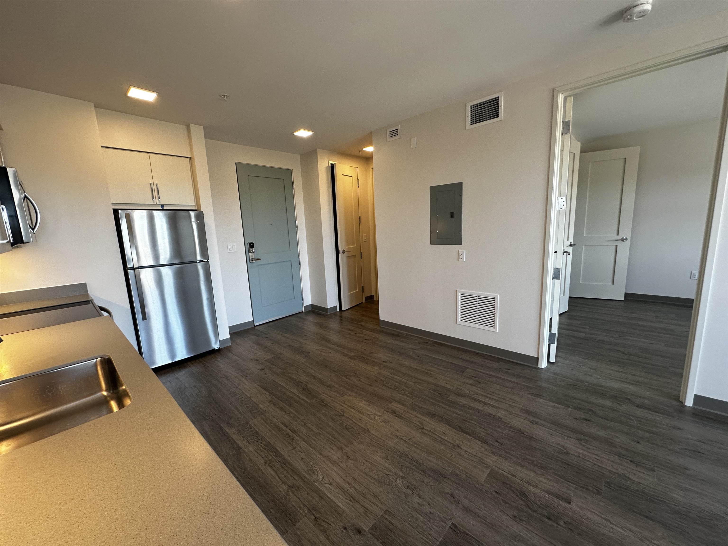 409 Elm Street, Unit 617 Manchester, NH 03101 - Photo 6 of 40