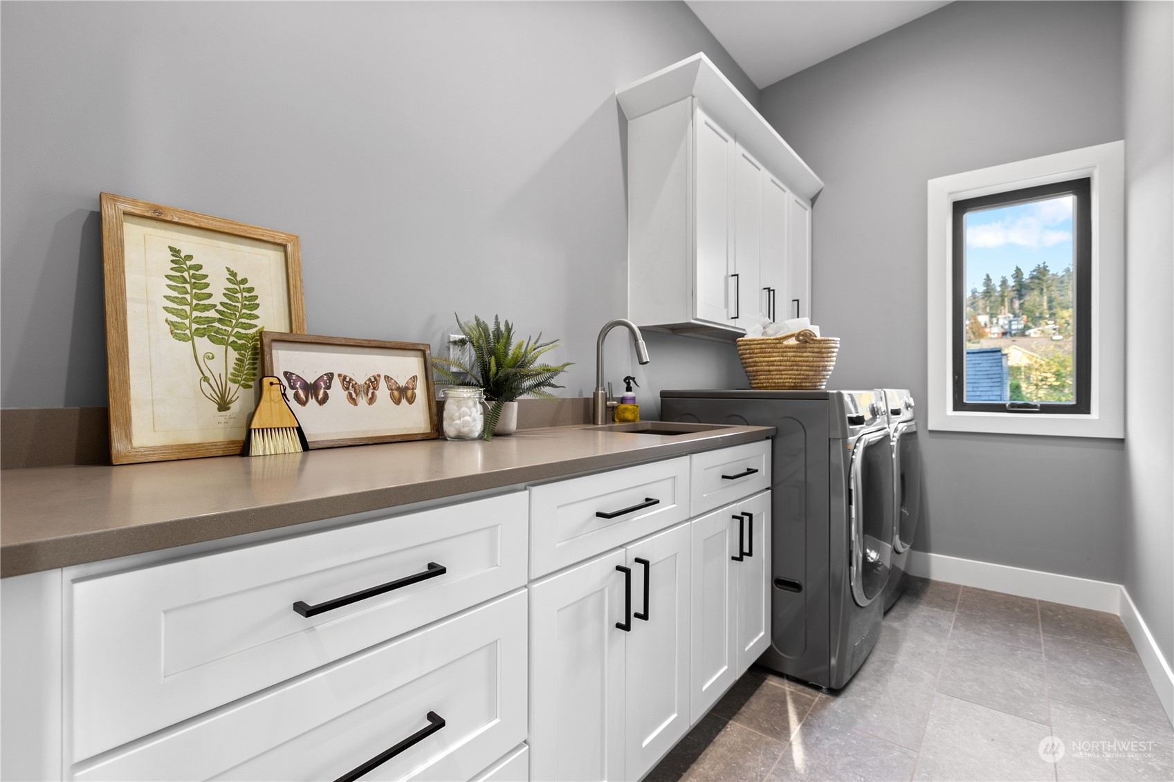 3015 Maynard Place Bellingham, WA 98226 - Photo 30 of 38 a view of cabinets and window